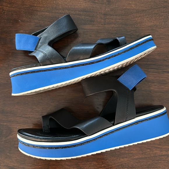 Franco Sarto Platform Sandals. Blue & Black & White. - Picture 2 of 4